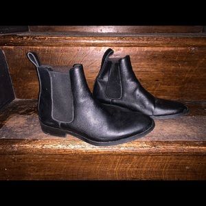 Brave Gentleman Chelsea style boots VEGAN